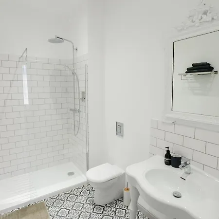 La Maison De L' Ambassadeur Καρκασόν