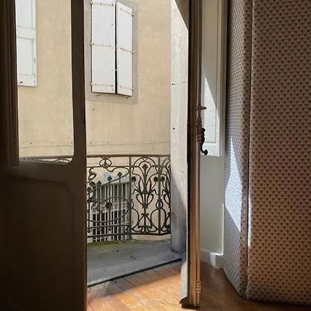 La Maison De L' Ambassadeur Alojamento de Acomodação e Pequeno-almoço 4*