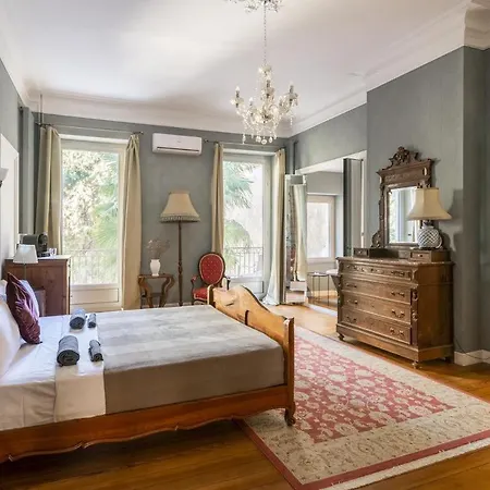 La Maison De L' Ambassadeur 4*