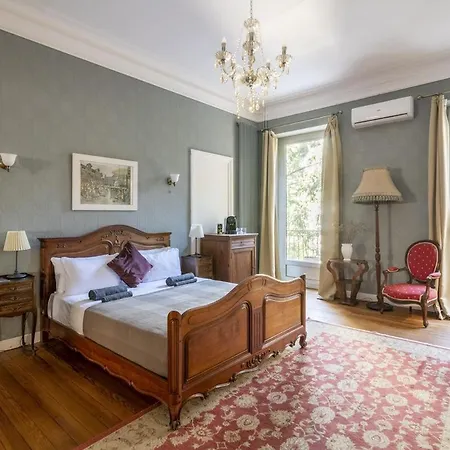 La Maison De L' Ambassadeur Couette-café