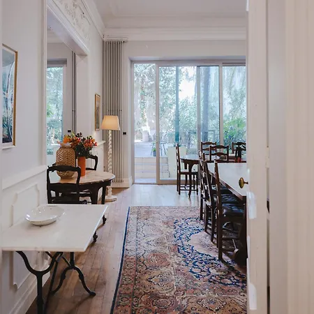 La Maison De L' Ambassadeur