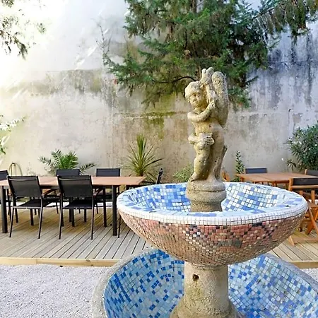 La Maison De L' Ambassadeur 住宿加早餐酒店