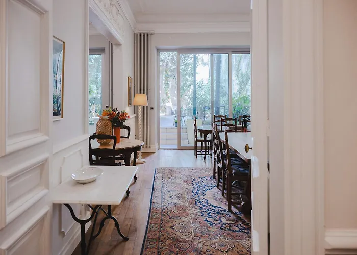 La Maison De L' Ambassadeur