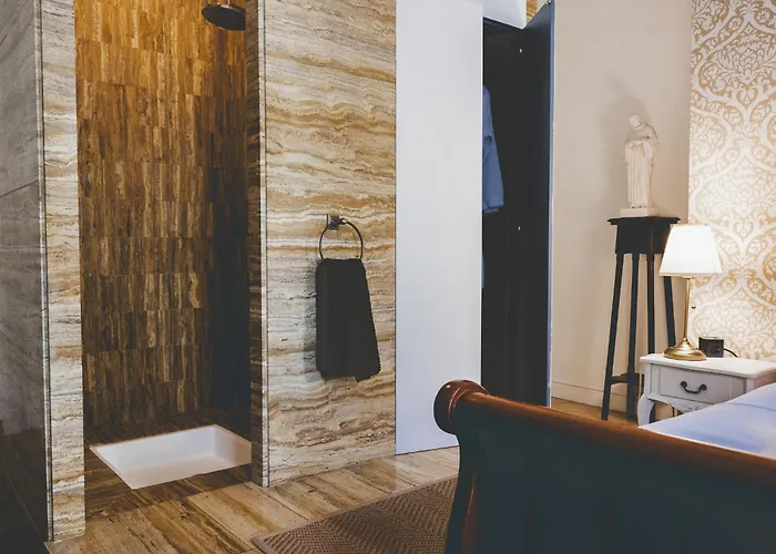 La Maison De L' Ambassadeur 4*