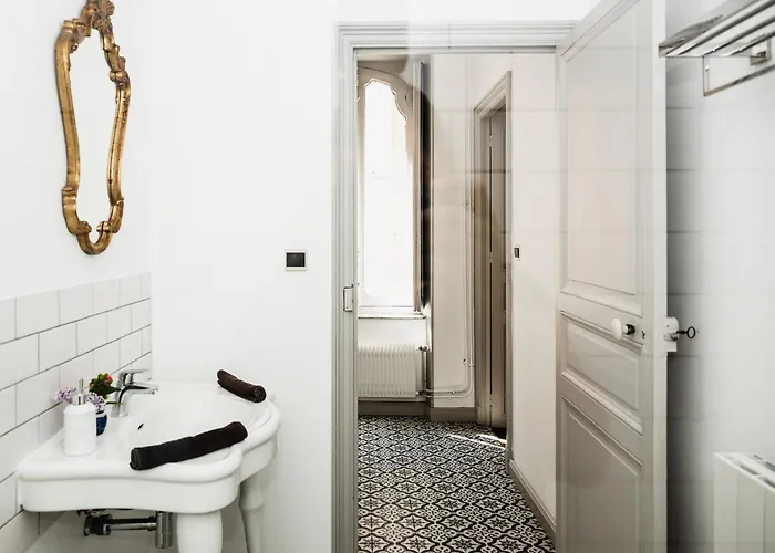 La Maison De L' Ambassadeur 4* カルカソンヌ